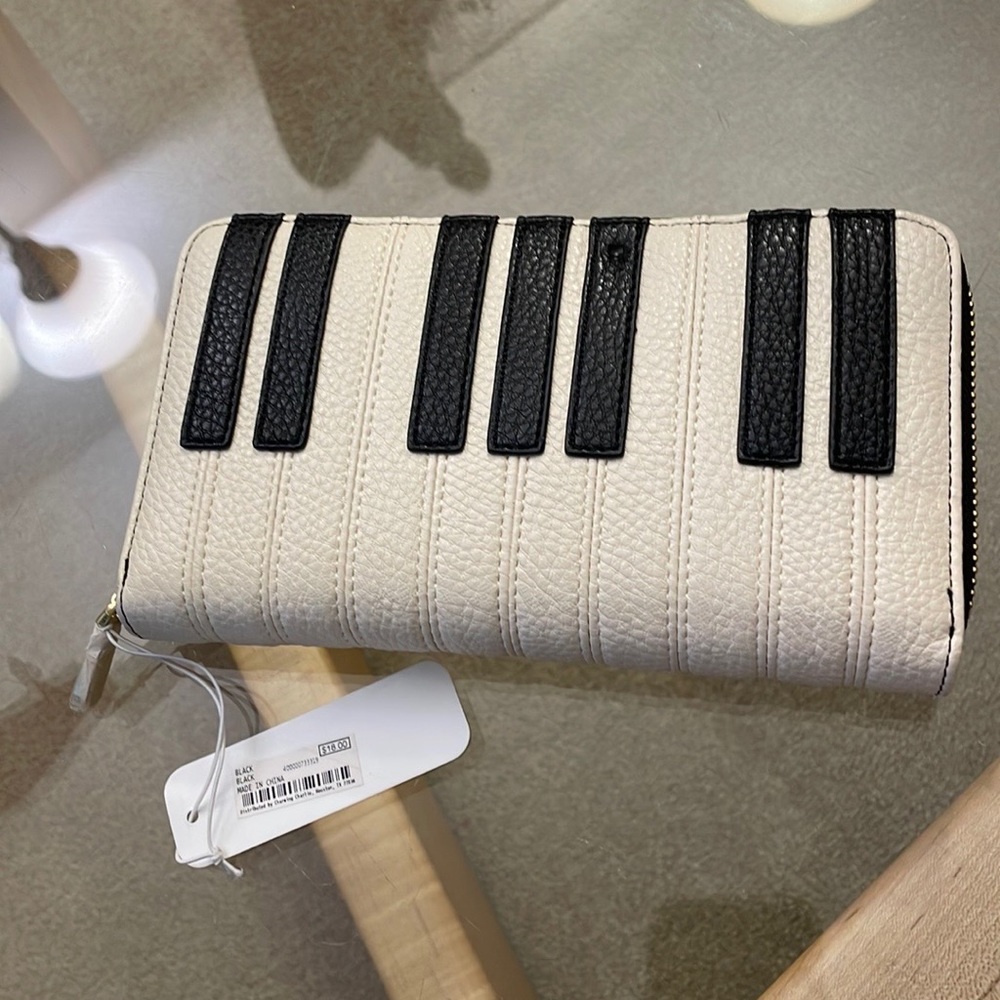 Oversized wallet